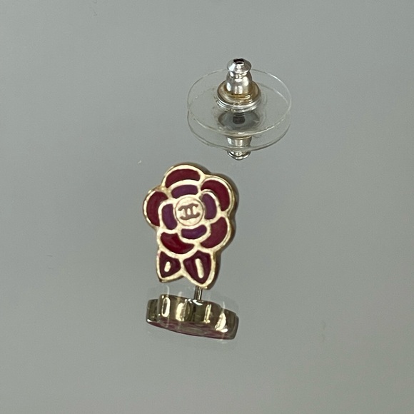 CHANEL CC Logo Camellia Gold Tone Pierce Earrings - Picture 3 of 10